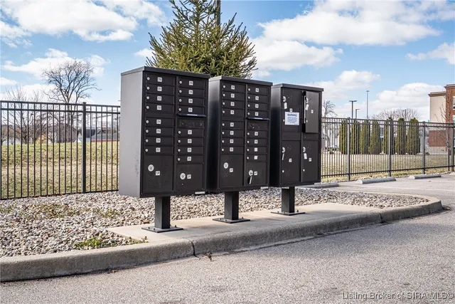 $275,000 | 218 Mulberry Street, Jeffersonville, IN 47130