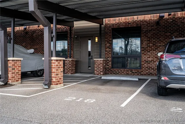 $275,000 | 218 Mulberry Street, Jeffersonville, IN 47130