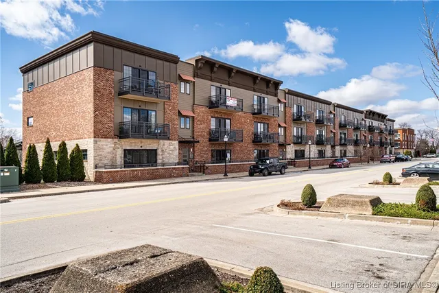 $275,000 | 218 Mulberry Street, Jeffersonville, IN 47130