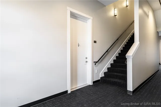 $275,000 | 218 Mulberry Street, Jeffersonville, IN 47130