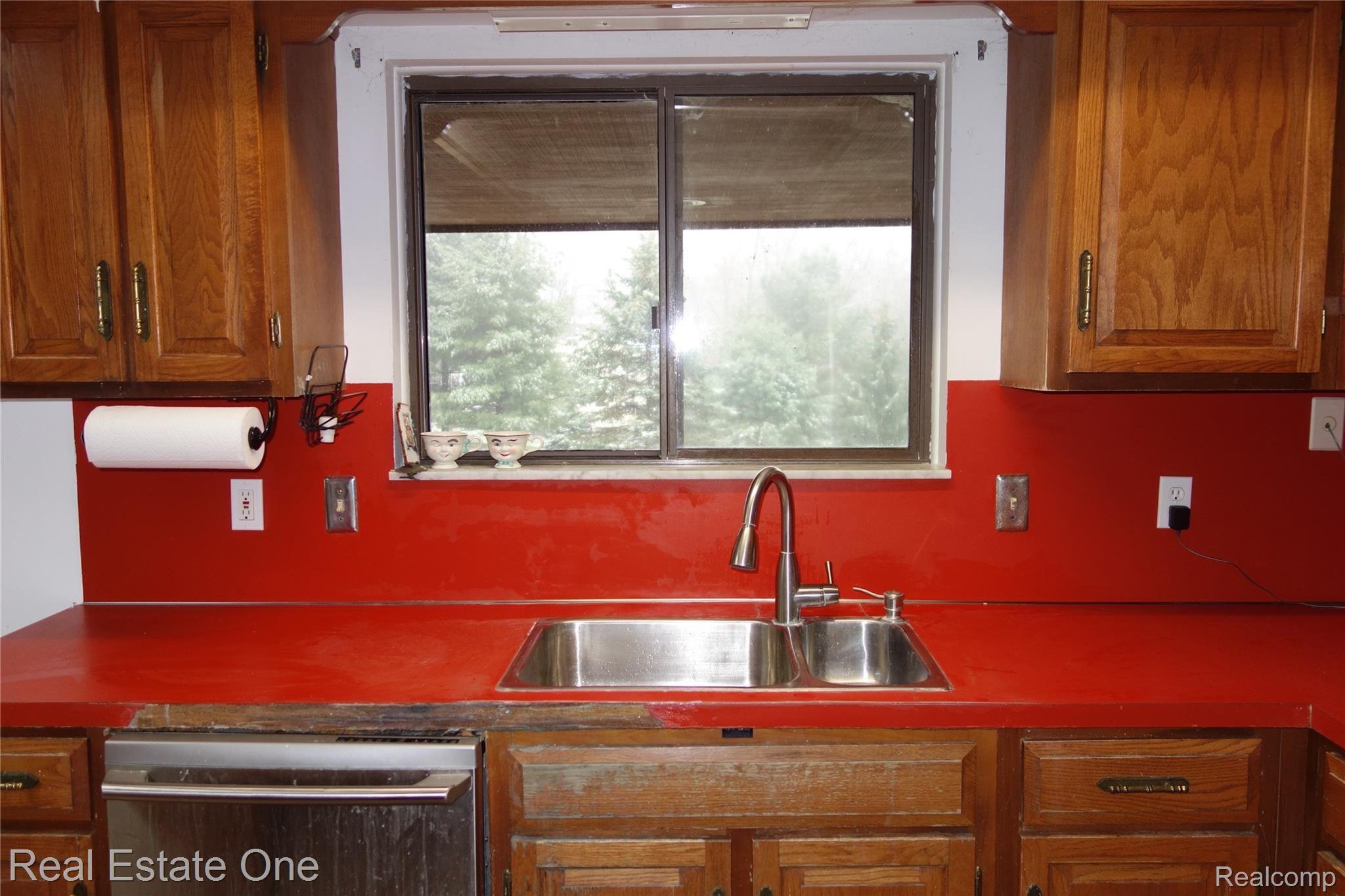 9350 Pine Knob Road Clarkston, MI 48348 - Photo 24 of 39 Kitchen is waiting for your personal touches