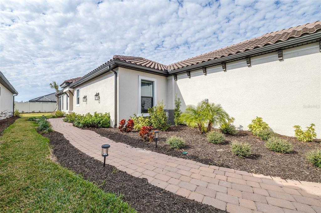 4639 Garofalo Road Wesley Chapel, FL 33543 - Photo 11 of 55