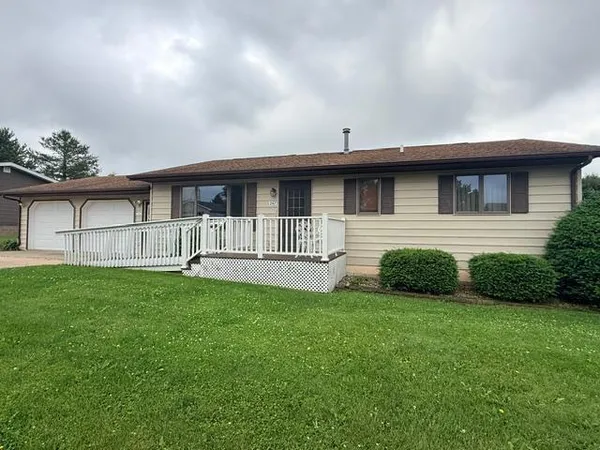 $269,900 | 247 Goodview Drive, Spring Grove, MN 55974