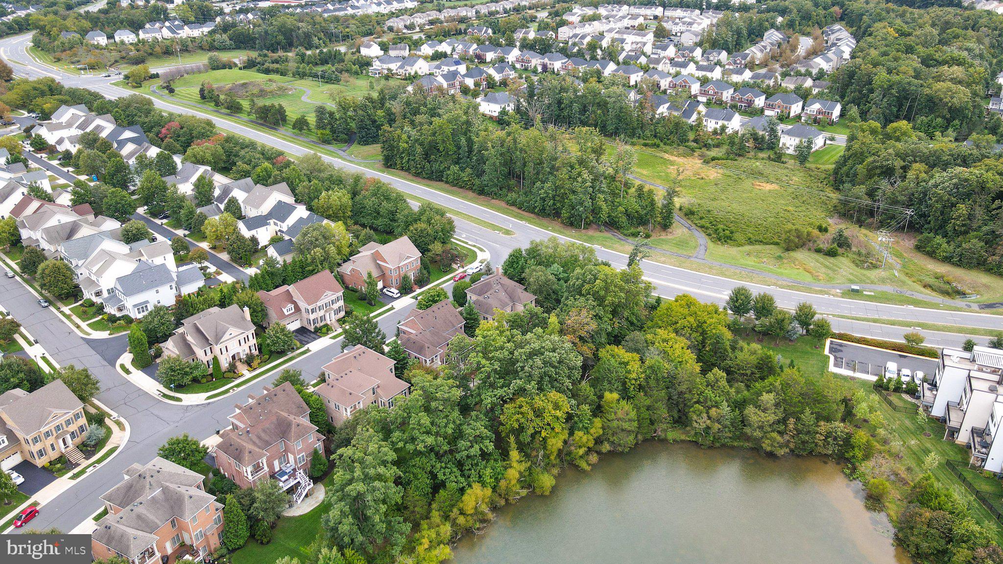 23053 Olympia Drive Brambleton, VA 20148 - Photo 78 of 82 Backs to water