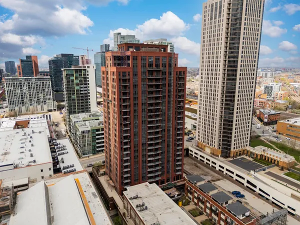 $525,000 | 330 North Jefferson Street, Unit 1704, Chicago, IL 60661