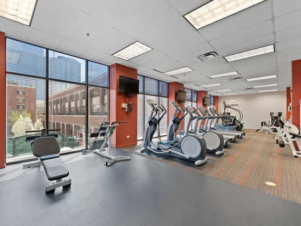 $525,000 | 330 North Jefferson Street, Unit 1704, Chicago, IL 60661