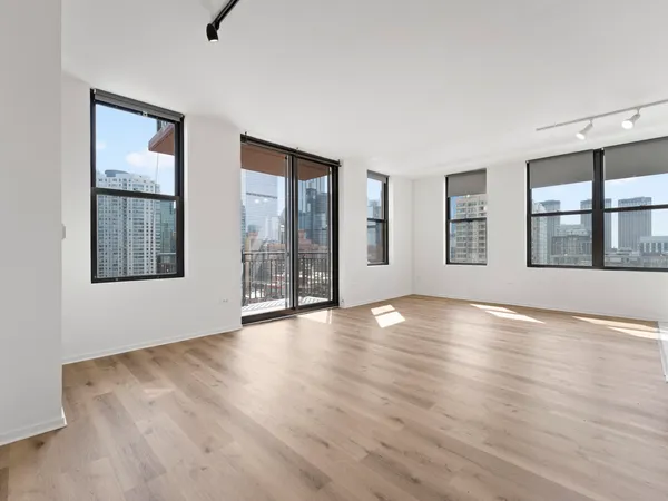 $525,000 | 330 North Jefferson Street, Unit 1704, Chicago, IL 60661