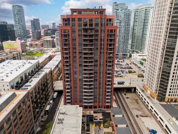 $525,000 | 330 North Jefferson Street, Unit 1704, Chicago, IL 60661