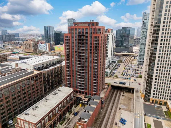$525,000 | 330 North Jefferson Street, Unit 1704, Chicago, IL 60661