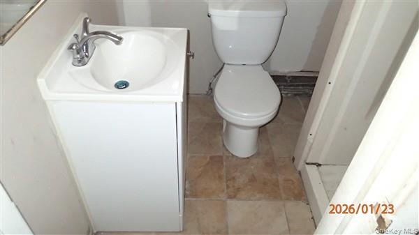 334 Robbins Street Lindenhurst, NY 11757 - Photo 6 of 12 bathroom 2