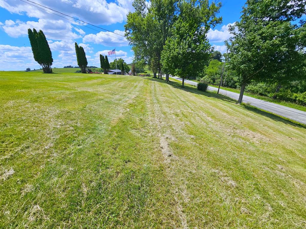 640 Taylorstown Ridge Road Taylorstown, PA 15365 - Photo 7 of 37