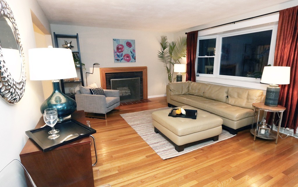 26 Willow Road Sudbury, MA 01776 - Photo 1 of 19 Gallery Image 1