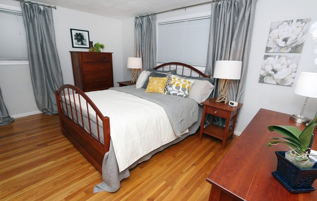 26 Willow Road Sudbury, MA 01776 - Photo 8 of 19 Gallery Image 8