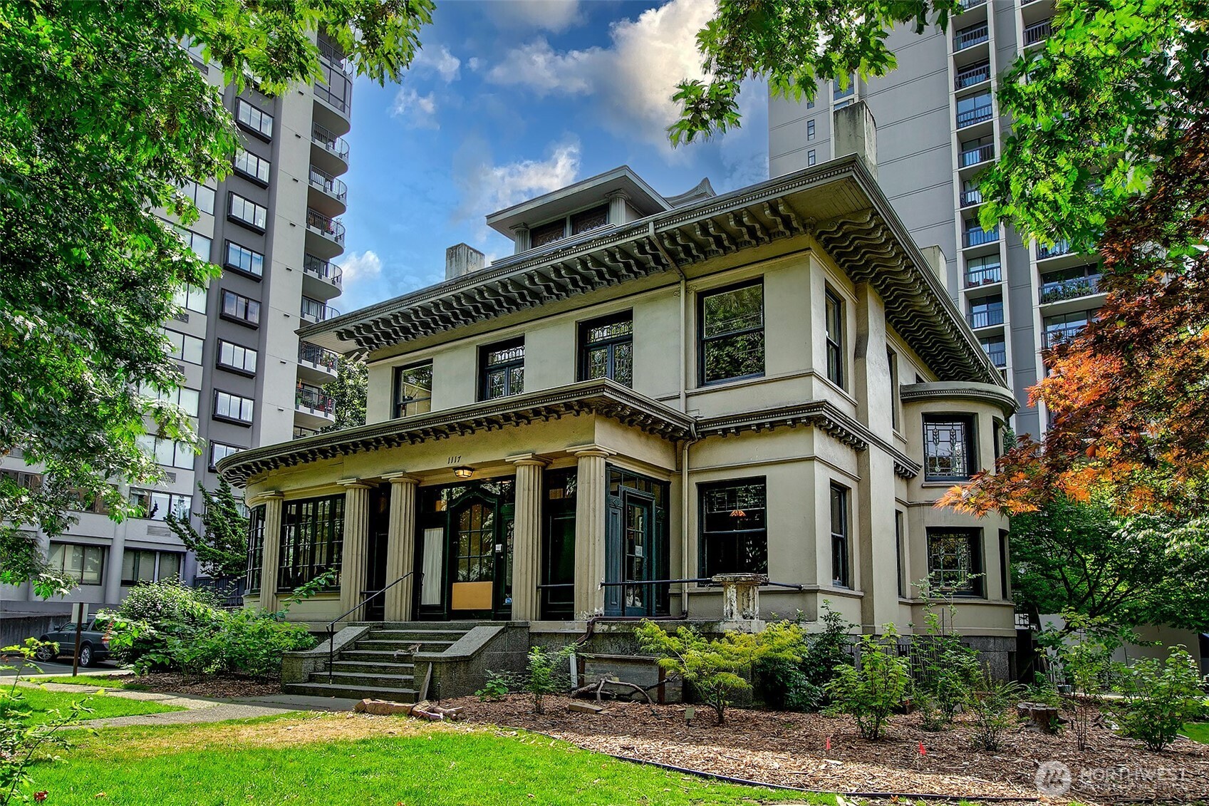 1101 Seneca Street, Unit 1301 Seattle, WA 98101 - Photo 38 of 40 front view of a building with a yard
