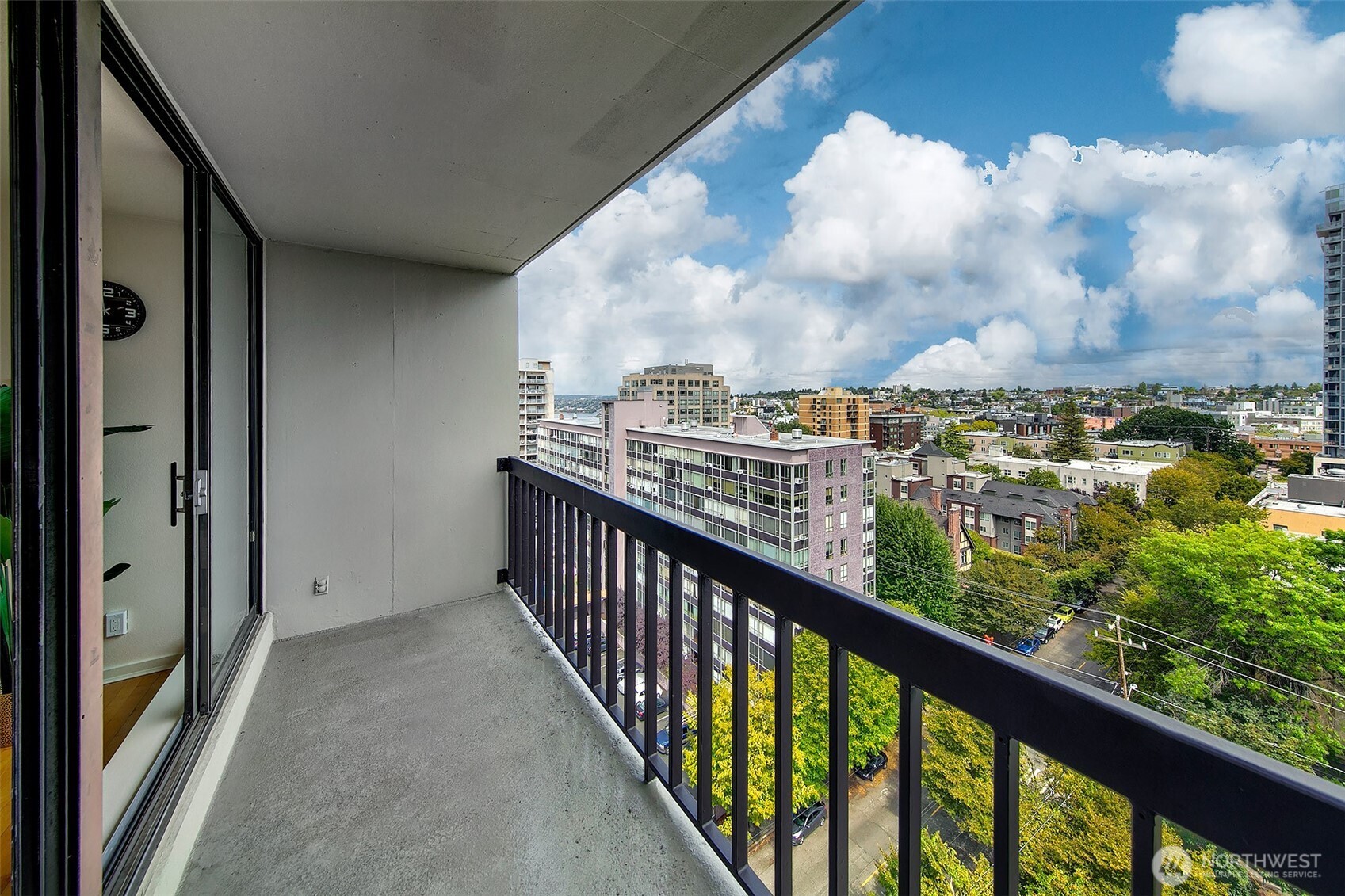 1101 Seneca Street, Unit 1301 Seattle, WA 98101 - Photo 6 of 40 a view of a balcony