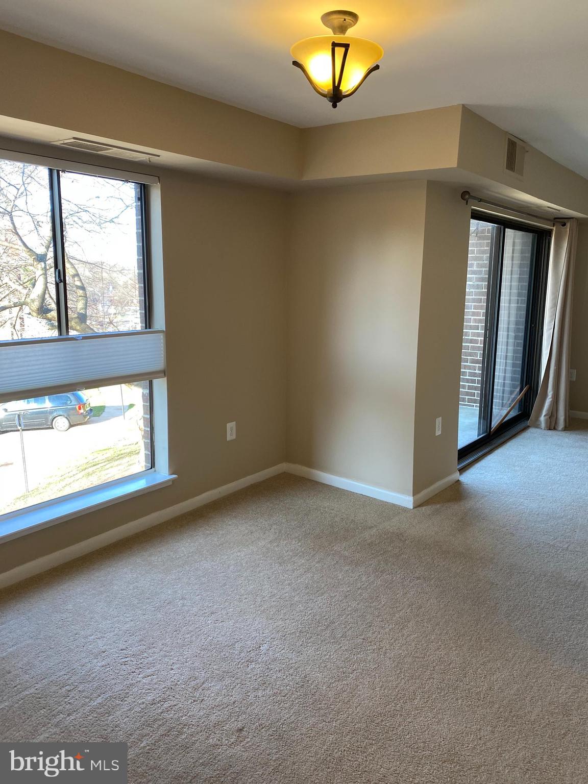 17811 Buehler Road, Unit 2B2 Olney, MD 20832 - Photo 3 of 8 Dining room