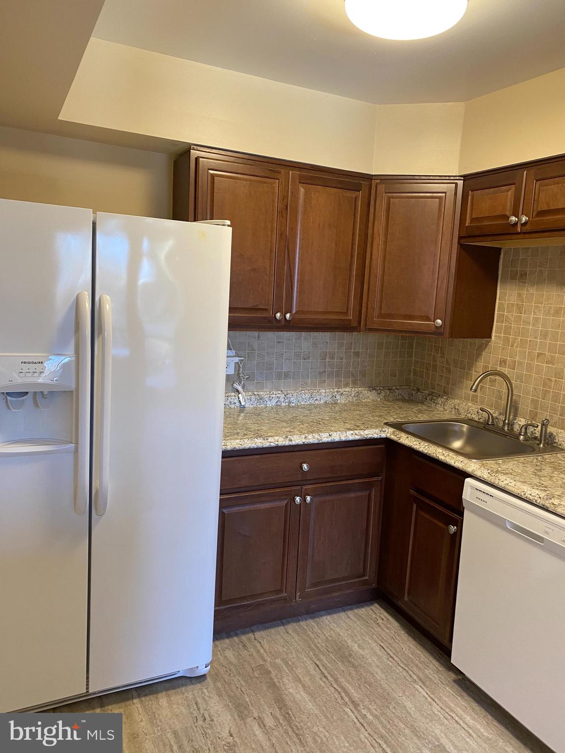 17811 Buehler Road, Unit 2B2 Olney, MD 20832 - Photo 5 of 8 Kitchen