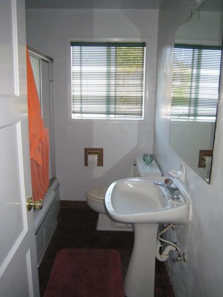 1085 Veronica Springs Road Santa Barbara, CA 93105 - Photo 8 of 12 Bathroom