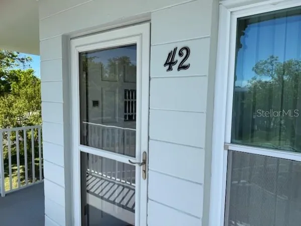 $2,000 | 2380 World Pkwy Boulevard, Unit 42, Clearwater, FL 33763