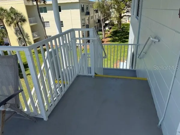 $2,000 | 2380 World Pkwy Boulevard, Unit 42, Clearwater, FL 33763