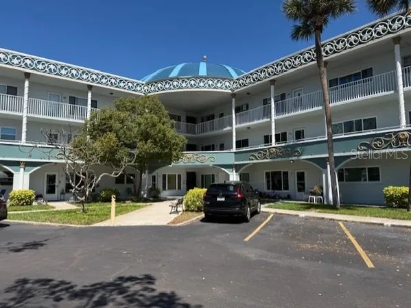 $2,000 | 2380 World Pkwy Boulevard, Unit 42, Clearwater, FL 33763