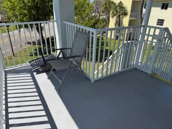 $2,000 | 2380 World Pkwy Boulevard, Unit 42, Clearwater, FL 33763