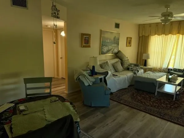 $2,000 | 2380 World Pkwy Boulevard, Unit 42, Clearwater, FL 33763