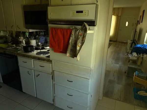 $2,000 | 2380 World Pkwy Boulevard, Unit 42, Clearwater, FL 33763