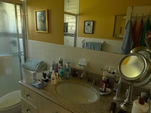 $2,000 | 2380 World Pkwy Boulevard, Unit 42, Clearwater, FL 33763