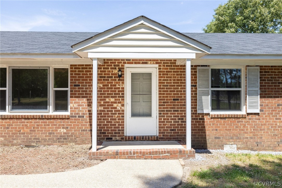 4300 Milsmith Road Chester, VA 23831 - Photo 2 of 27 front view of a house