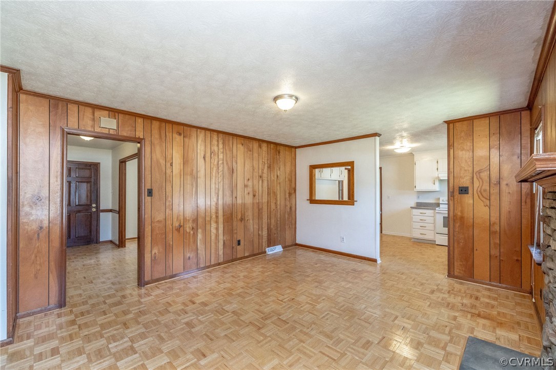 4300 Milsmith Road Chester, VA 23831 - Photo 8 of 27 an empty room with closet and a bathroom
