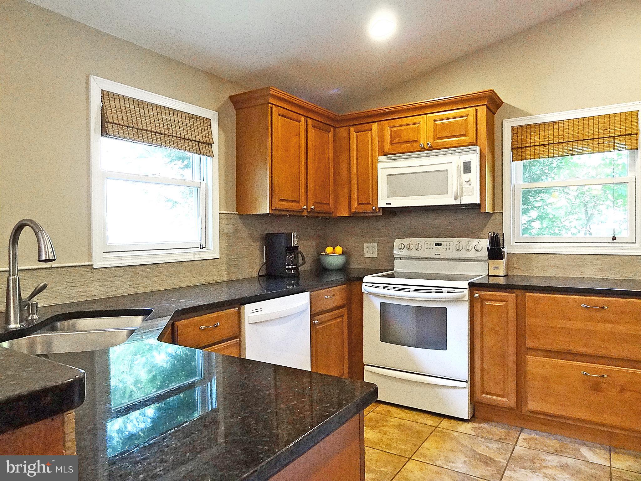895 Woods Road Pasadena, MD 21122 - Photo 8 of 27 GOURMET KITCHEN WITH UPGRADED CABINETS