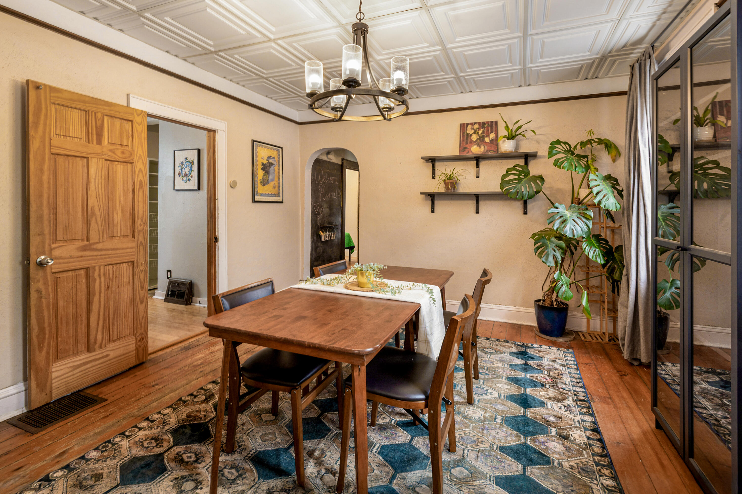 2530 South Austin Street Milwaukee, WI 53207 - Photo 8 of 25 Dining Room