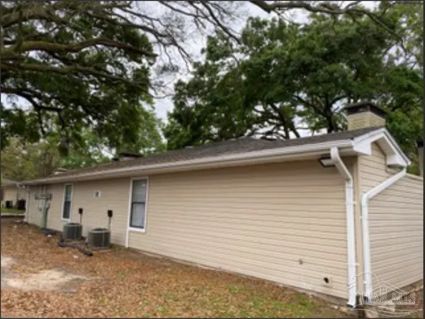 $1,025 | 6394 West Fairfield Drive, Unit B, Pensacola, FL 32506