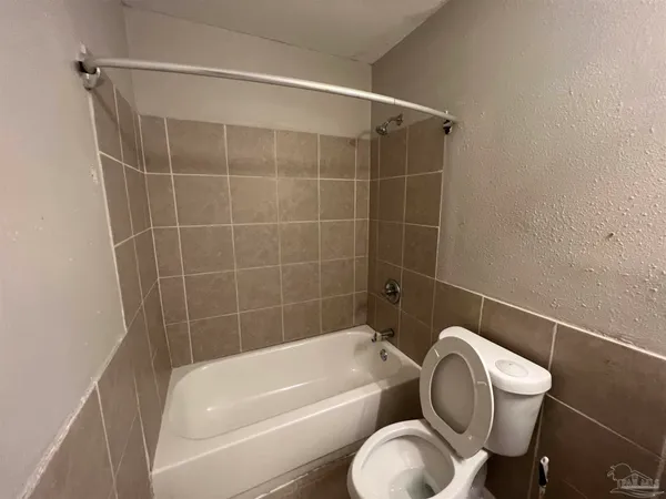 $1,025 | 6394 West Fairfield Drive, Unit B, Pensacola, FL 32506