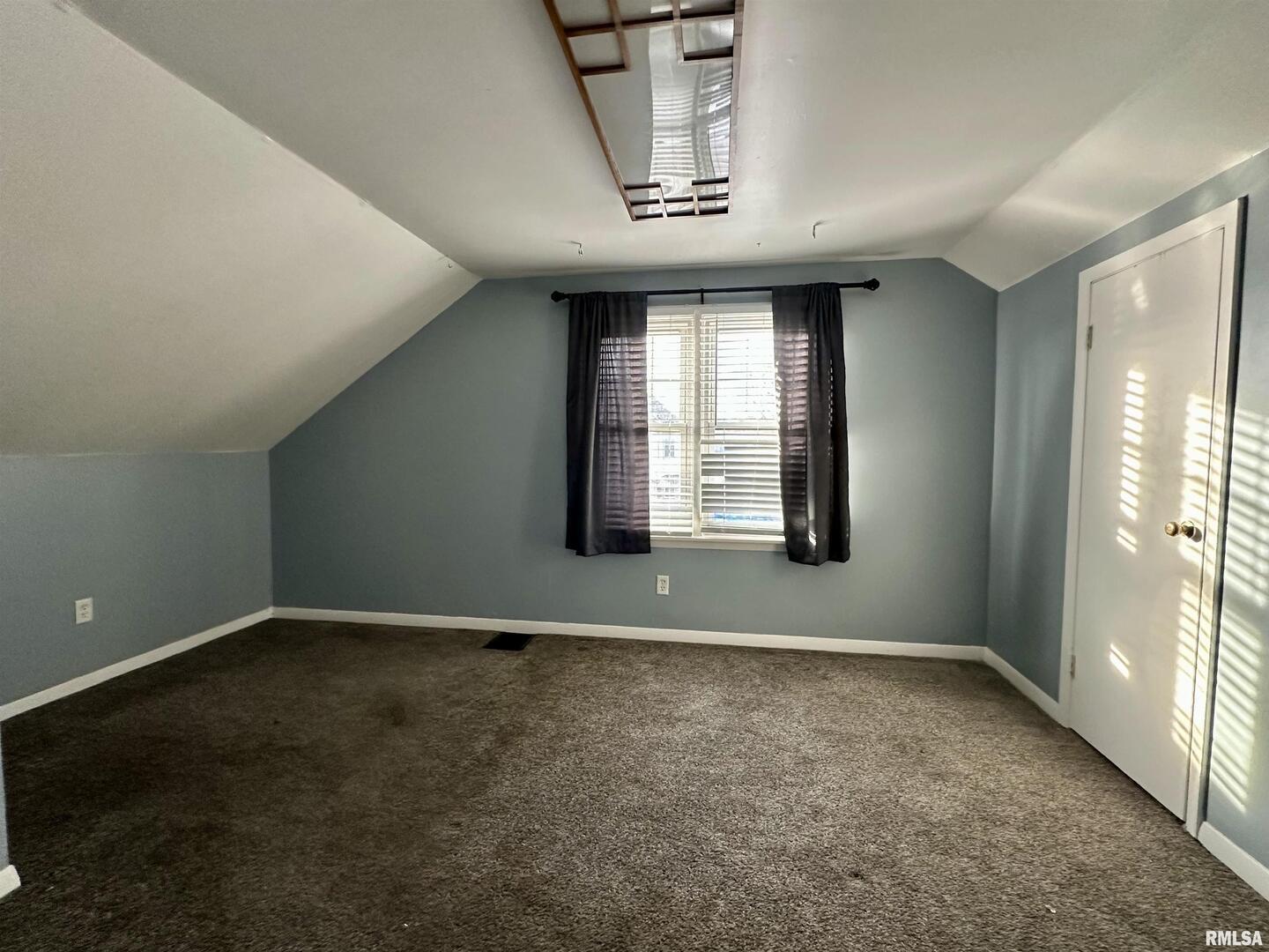 626 Argyle Court Clinton, IA 52732 - Photo 16 of 18