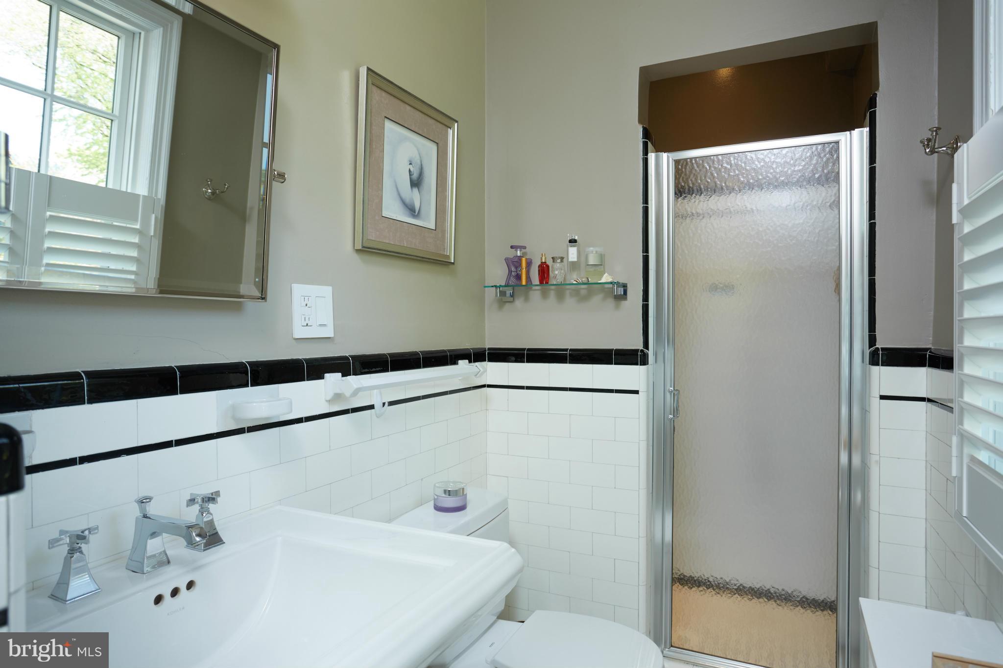 3673 Upton Street Northwest Washington, DC 20008 - Photo 14 of 30 Bath (Master)