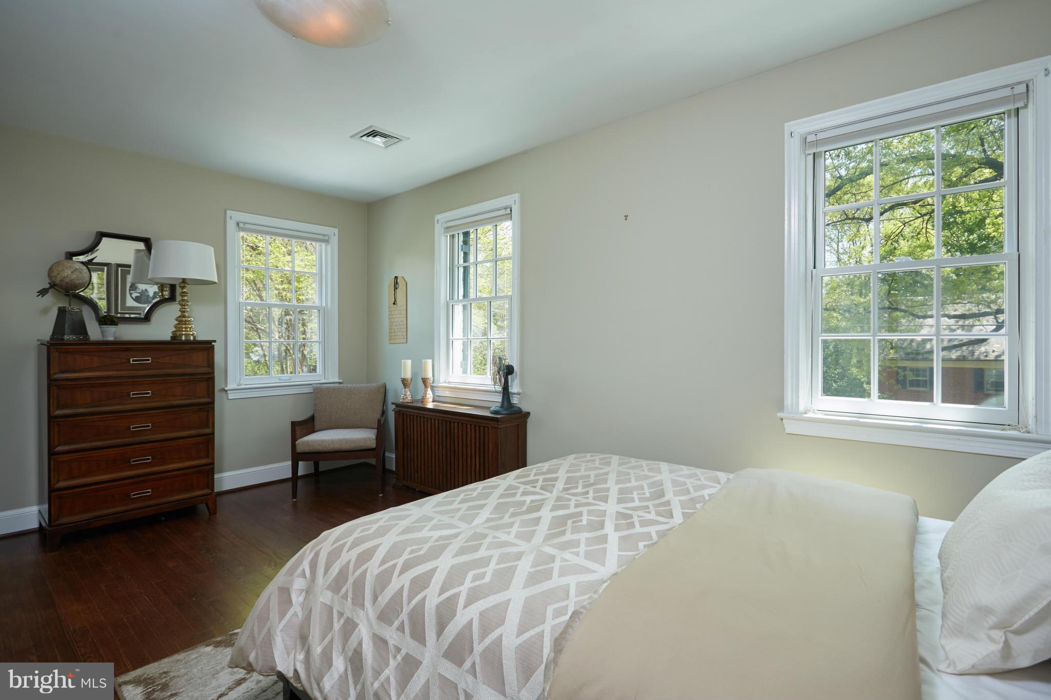 3673 Upton Street Northwest Washington, DC 20008 - Photo 15 of 30 Bedroom