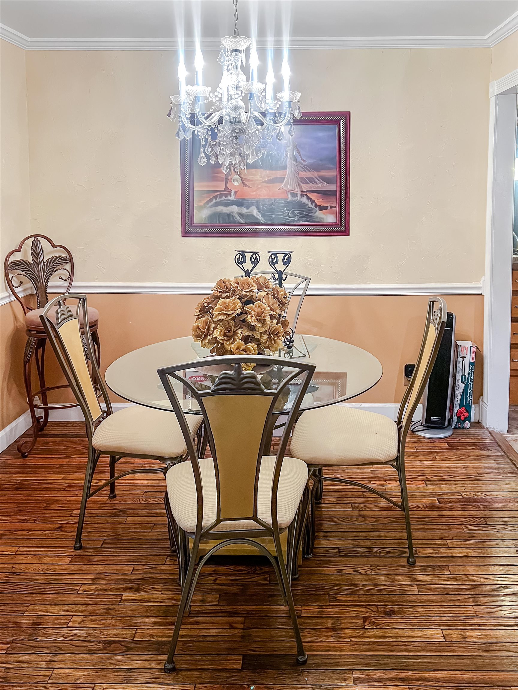 3245 South Edgeware Road Memphis, TN 38118 - Photo 10 of 14 a view of a dining room with furniture and wooden floor