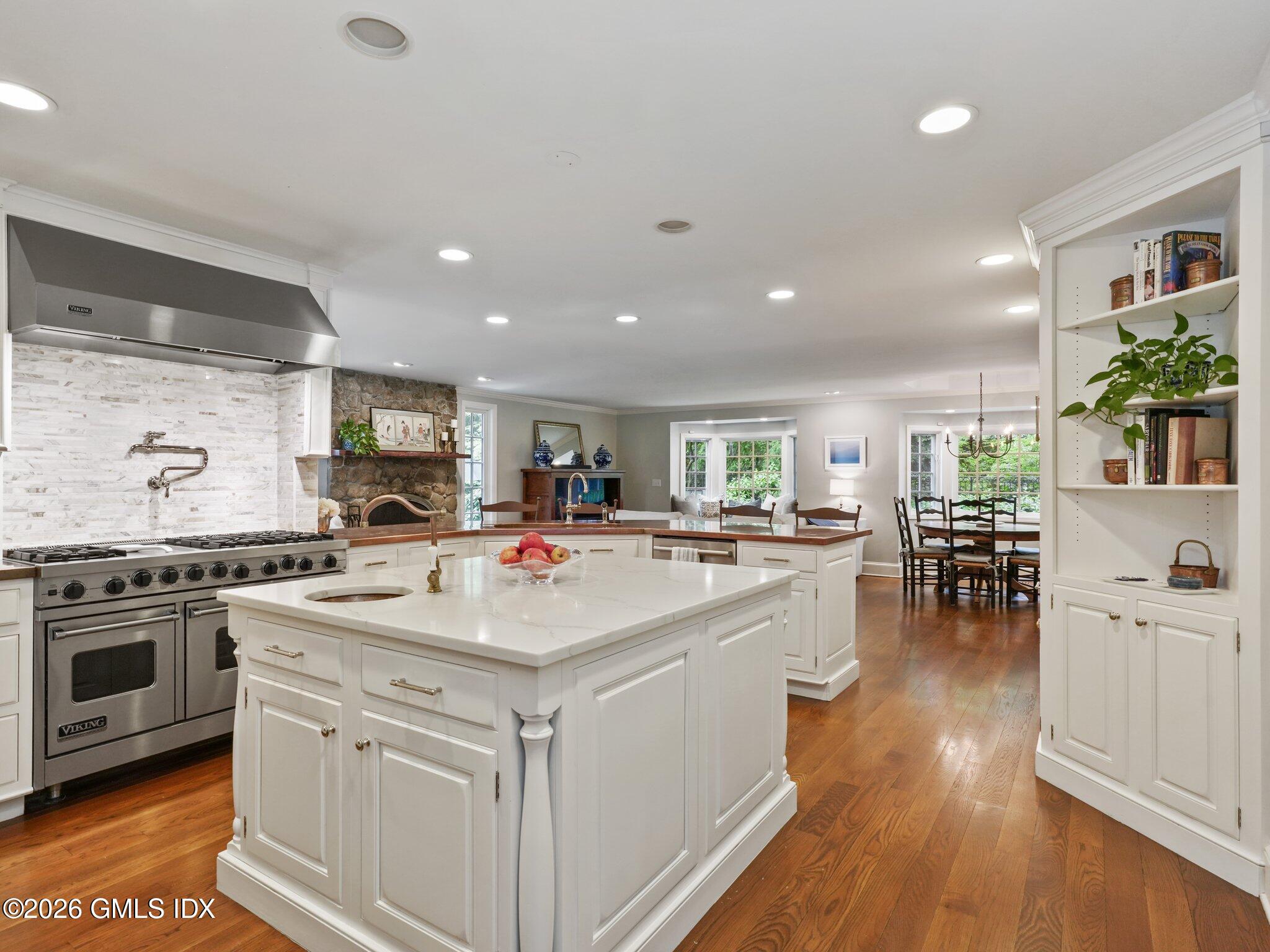 47 Owenoke Way Riverside, CT 06878 - Photo 10 of 42 9-web-or-mls-47-owenoke-way