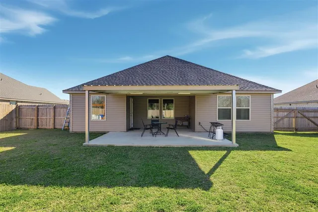$234,900 | 8104 Kelsey Lane, Iowa, LA 70647
