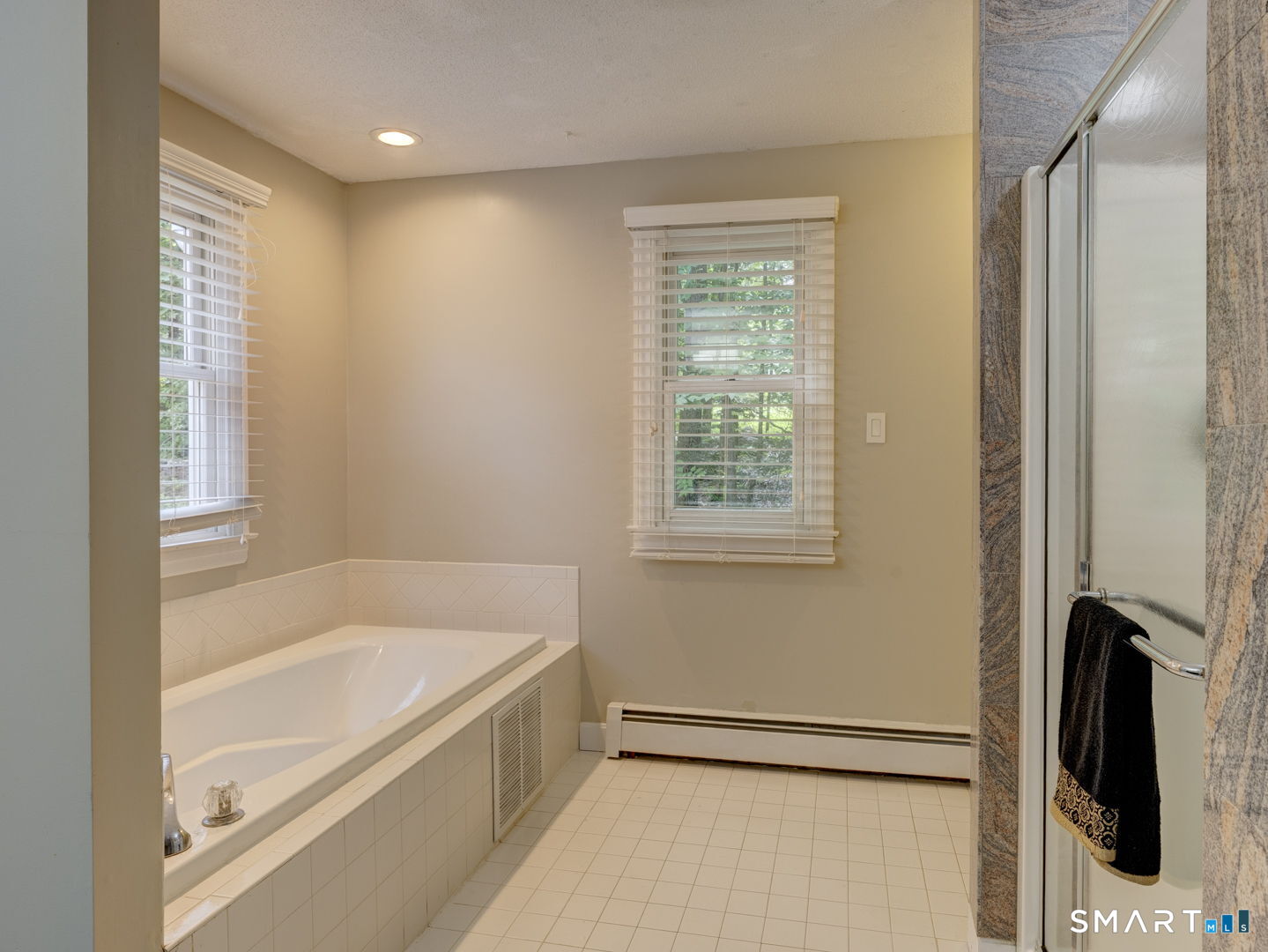 11 Lexington Road Avon, CT 06001 - Photo 26 of 40