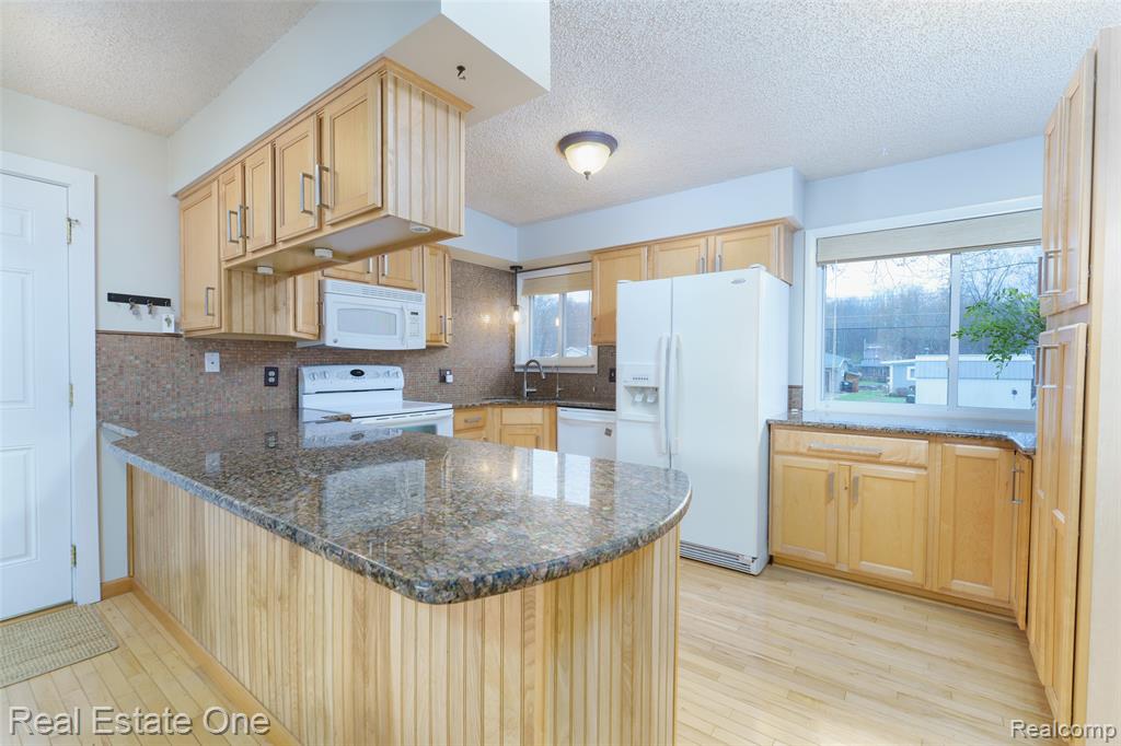 10846 Colony Pinckney, MI 48169 - Photo 21 of 58