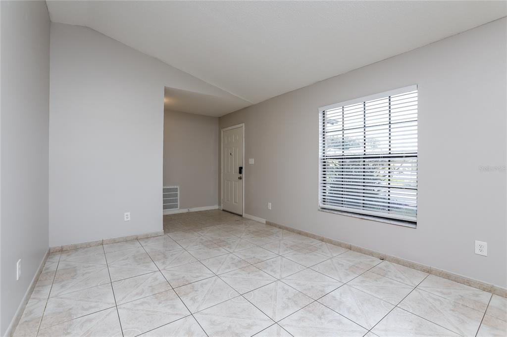 3321 Knightsbridge Road Orlando, FL 32818 - Photo 4 of 16