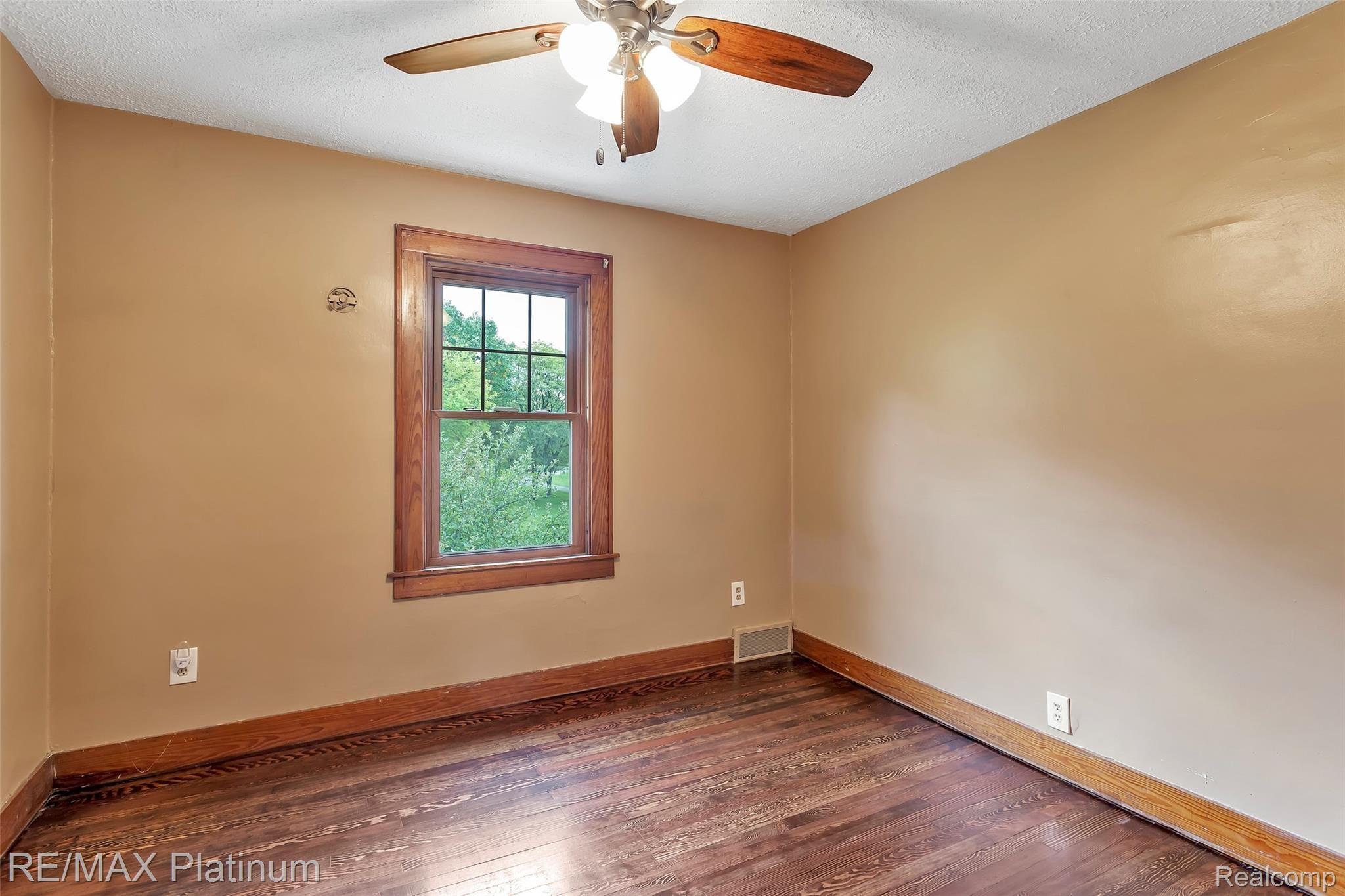 5383 Faussett Road Howell, MI 48855 - Photo 29 of 48 5383-Faussett-Road-WindowStill-Real-Estate-Photography-34.jpg