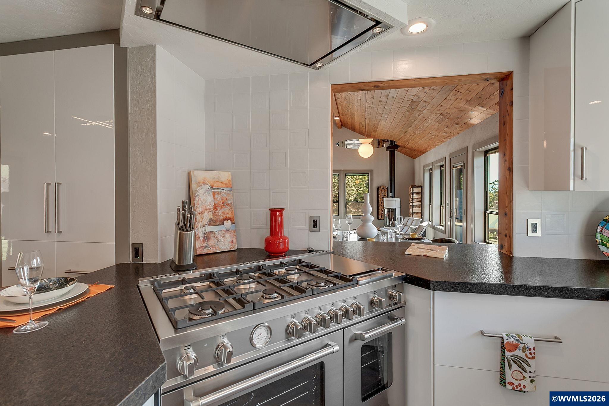 3383 Hillwood Road Southeast Jefferson, OR 97352 - Photo 13 of 50 Gallery Image 13