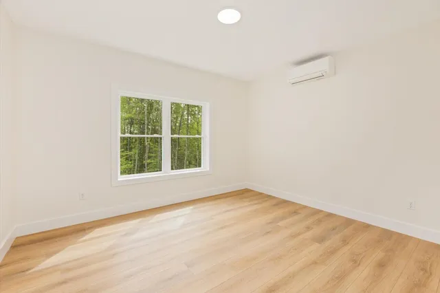 $739,000 | 7 Spring Hill Road, Hancock, NH 03449