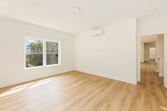 $739,000 | 7 Spring Hill Road, Hancock, NH 03449