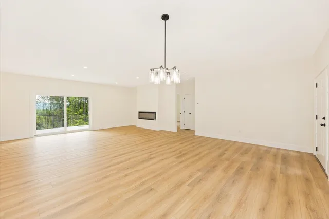 $739,000 | 7 Spring Hill Road, Hancock, NH 03449