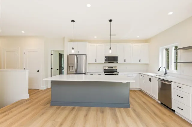 $739,000 | 7 Spring Hill Road, Hancock, NH 03449